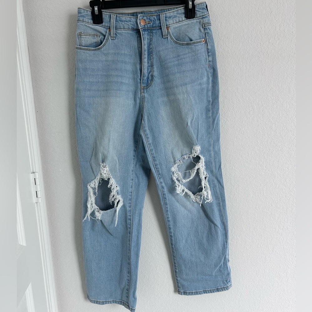 Universal Thread light wash jeans